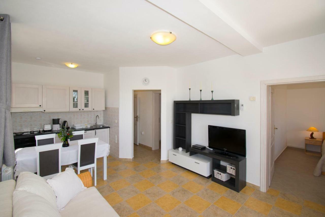 Apartman Mendula Premantura Exteriör bild