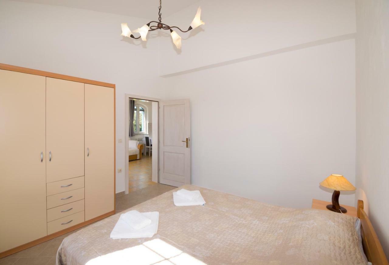 Apartman Mendula Premantura Exteriör bild